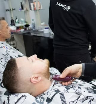 Beard Trim & Line with Razor